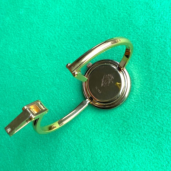 GUCCI bangle watch NICE and DRESSY 🔥🔥🔥 - Picture 13 of 15